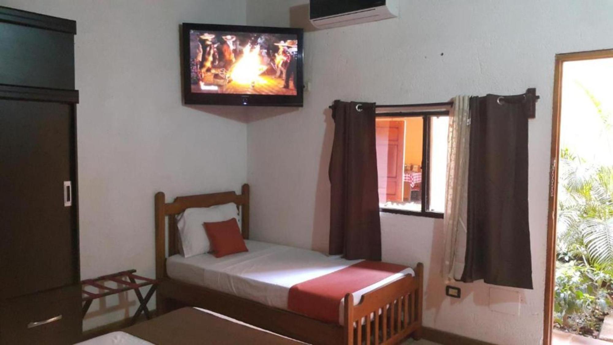 Hotel El Maltese Гранада Экстерьер фото