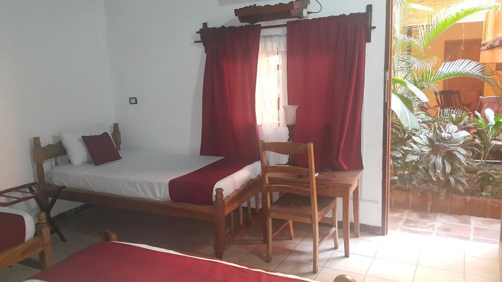 Hotel El Maltese Гранада Экстерьер фото