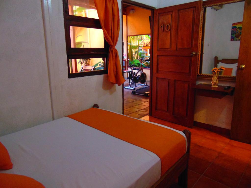 Hotel El Maltese Гранада Экстерьер фото